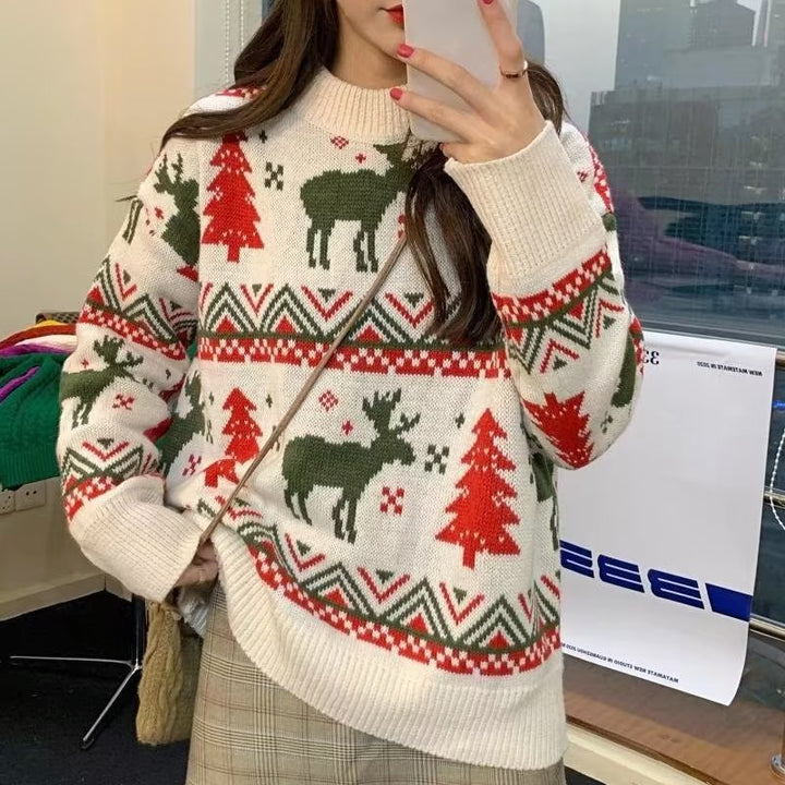 Chunky knit pullover for women with festive reindeer pattern and round neckline Lune London