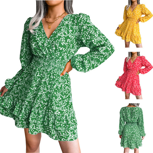 Romantic floral dress for women with V-neck and ruffle details Lune London