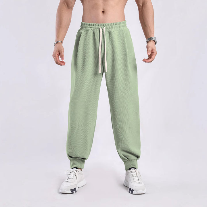 Casual men's jogging pants with elastic waistband and side pockets Lune London