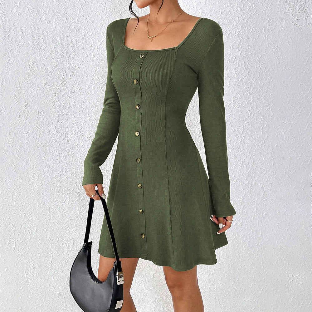 Robe à boutons pour femmes avec manches longues et décolleté carré Chic & Stil