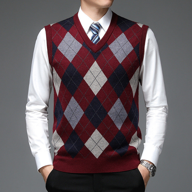 Men's V-Neck Knitted Sweater with Diamond Pattern Lune London