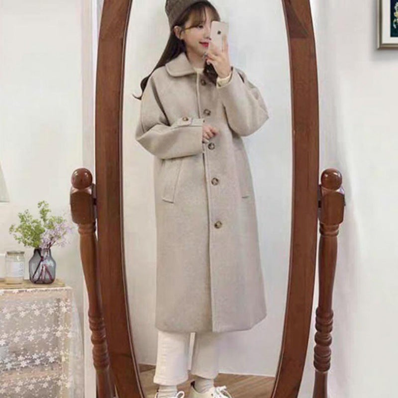 Manteau féminin élégant à coupe décontractée avec patte de boutonnage Chic & Stil