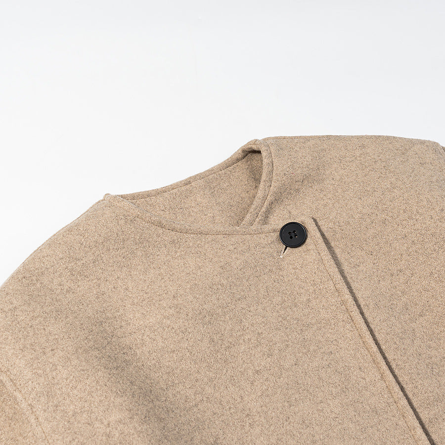 Veste courte élégante pour dames au design moderne avec coupe asymétrique Chic & Stil