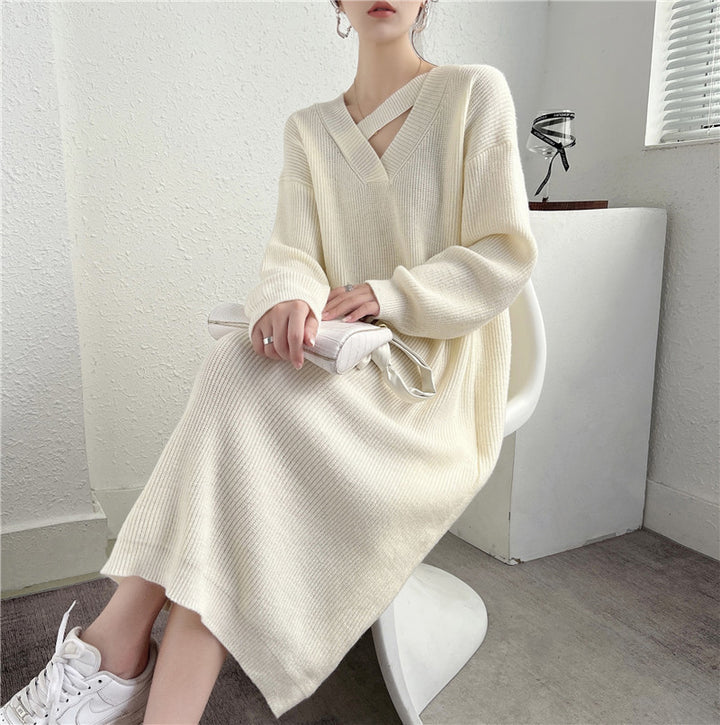 Robe en tricot pour femmes avec décolleté en V profond et coupe décontractée Chic & Stil