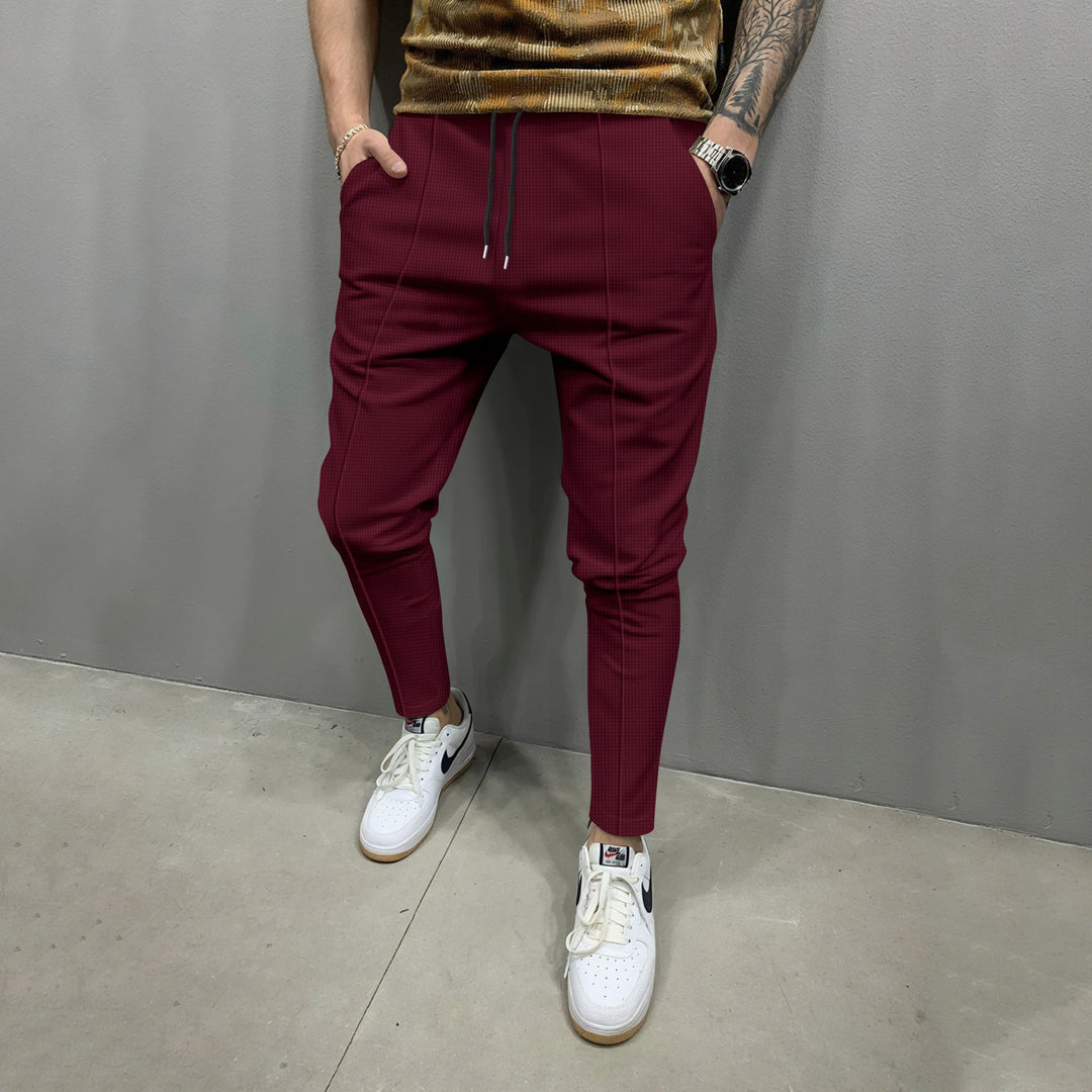 Trendy jogger pants for men with an elastic waistband and practical pockets Lune London