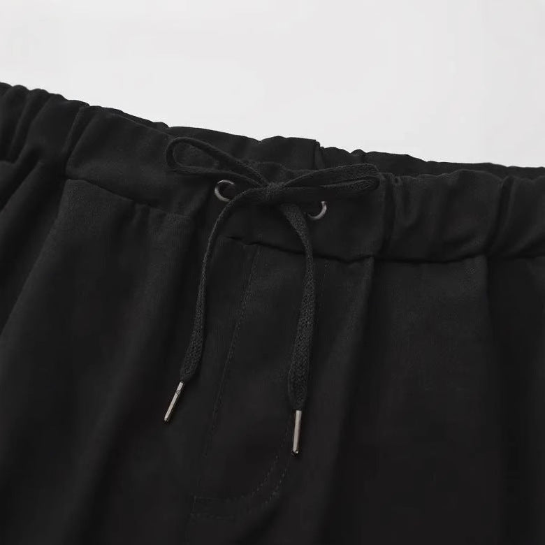 Cargo jogging pants for men with practical side pockets and elastic waist Lune London