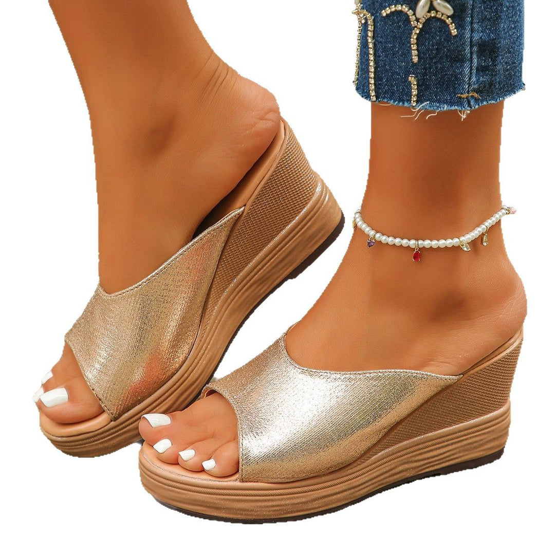 Comfortable platform sandals for women with an elegant half-foot design and refined details Lune London