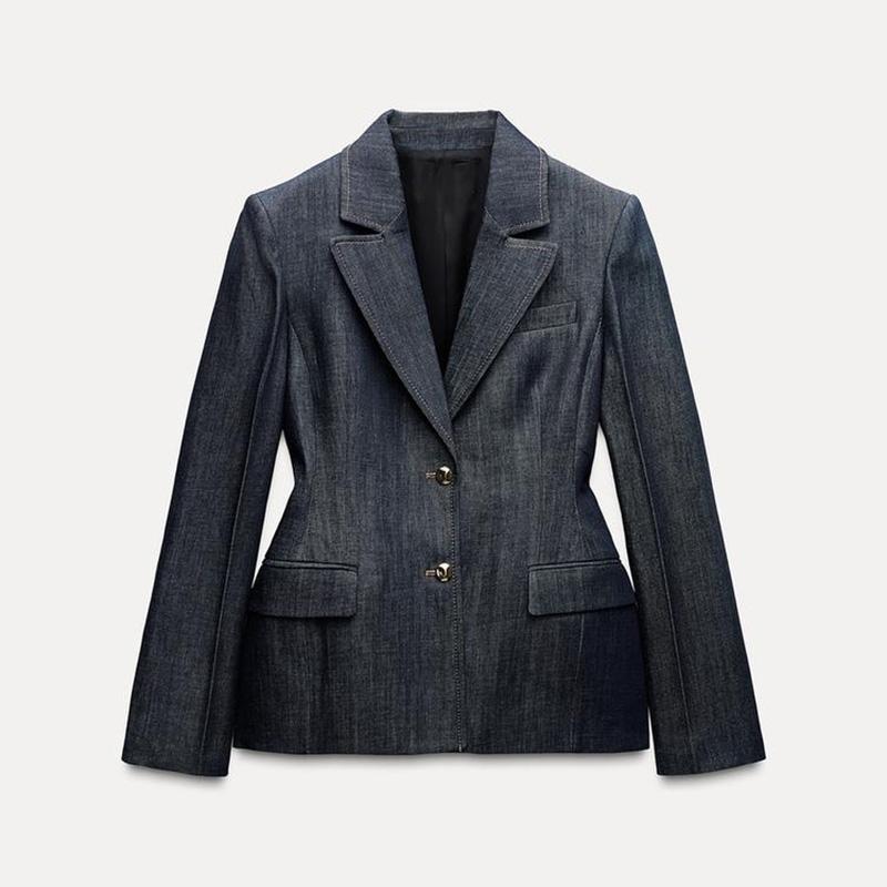 Modern women’s denim blazer with a fitted cut and practical pockets Lune London