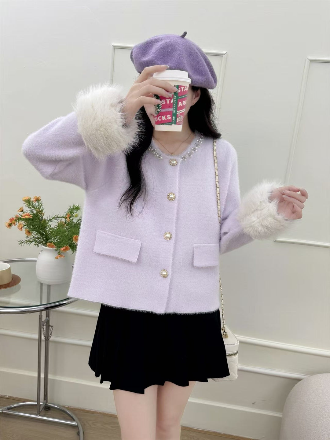 Cardigan élégant pour femmes avec décoration de perles et manches duveteuses Chic & Stil
