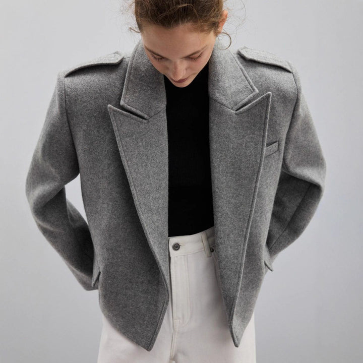 Women’s oversized fashion blazer with narrow lapels Lune London