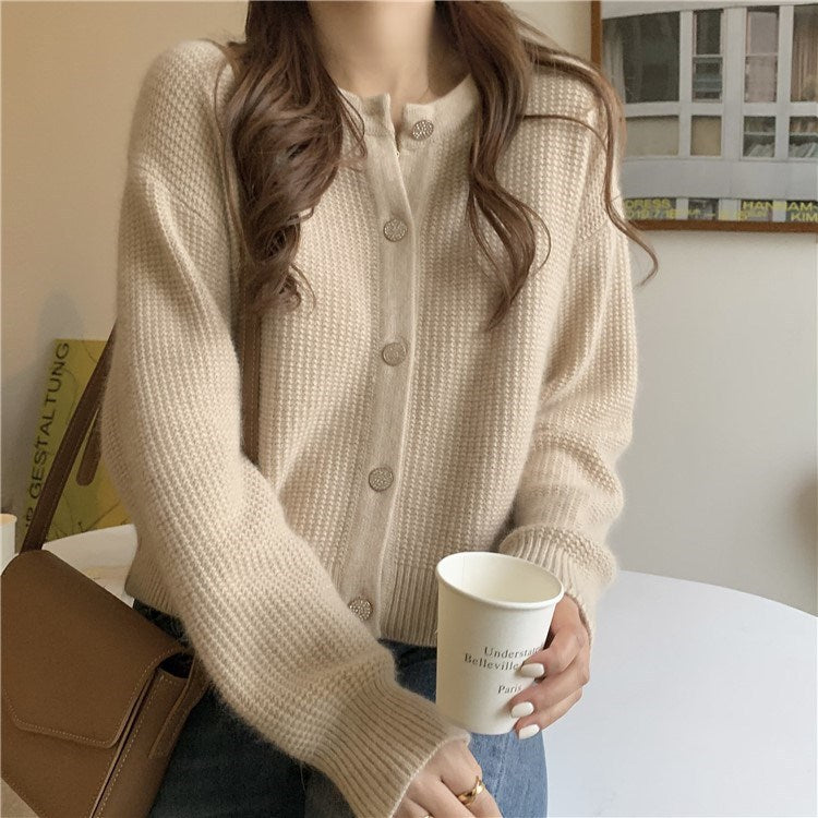 Cardigan pour femmes avec des détails de bouton sophistiqués et une coupe large Chic & Stil