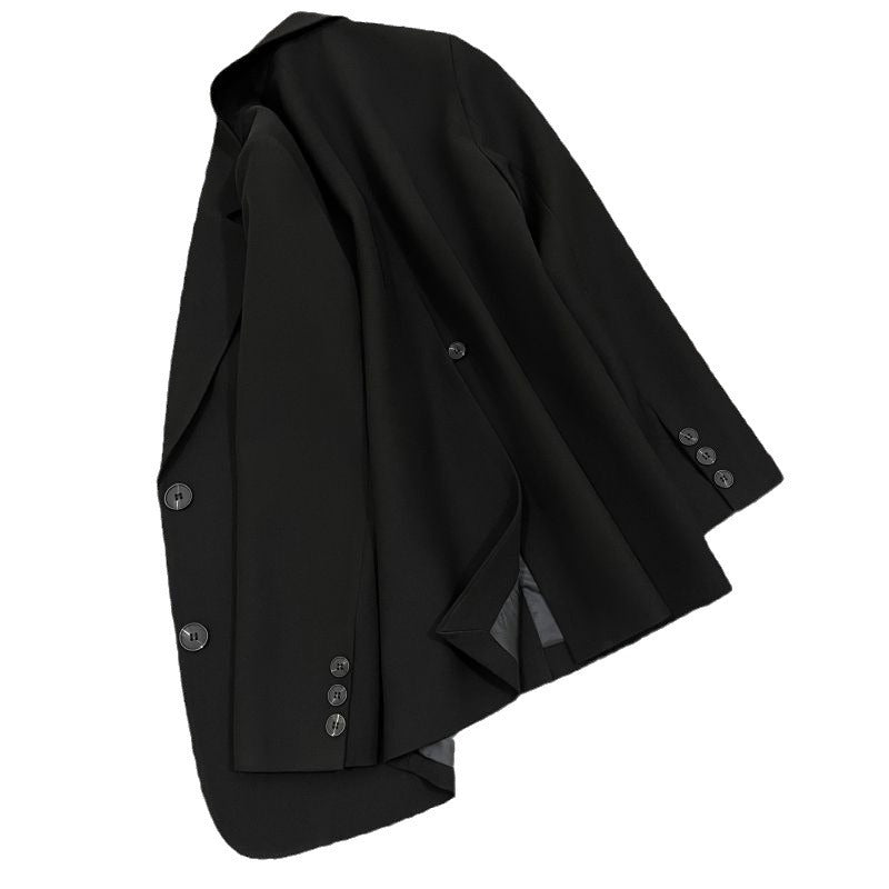 Blazer élégant pour femmes avec coupe ajustée et boutons contrastés Chic & Stil