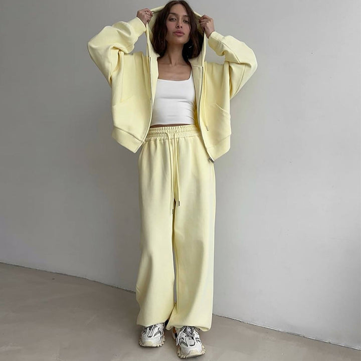 Women's oversized loungewear set with cropped hoodie and wide pants Lune London