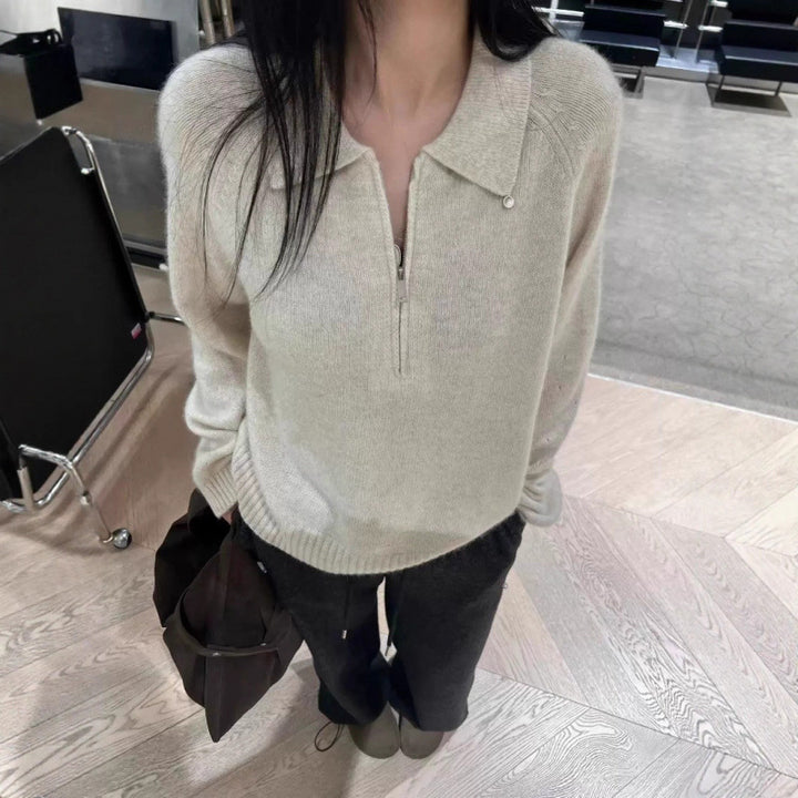 Pull femme avec zip latéral et col élégant Chic & Stil