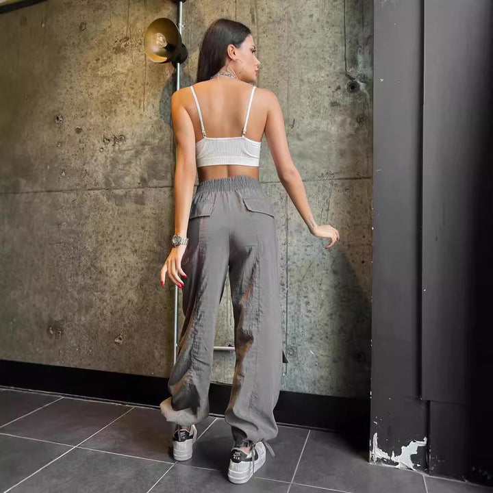 High-waisted elastic cargo pants for women with practical pockets Lune London