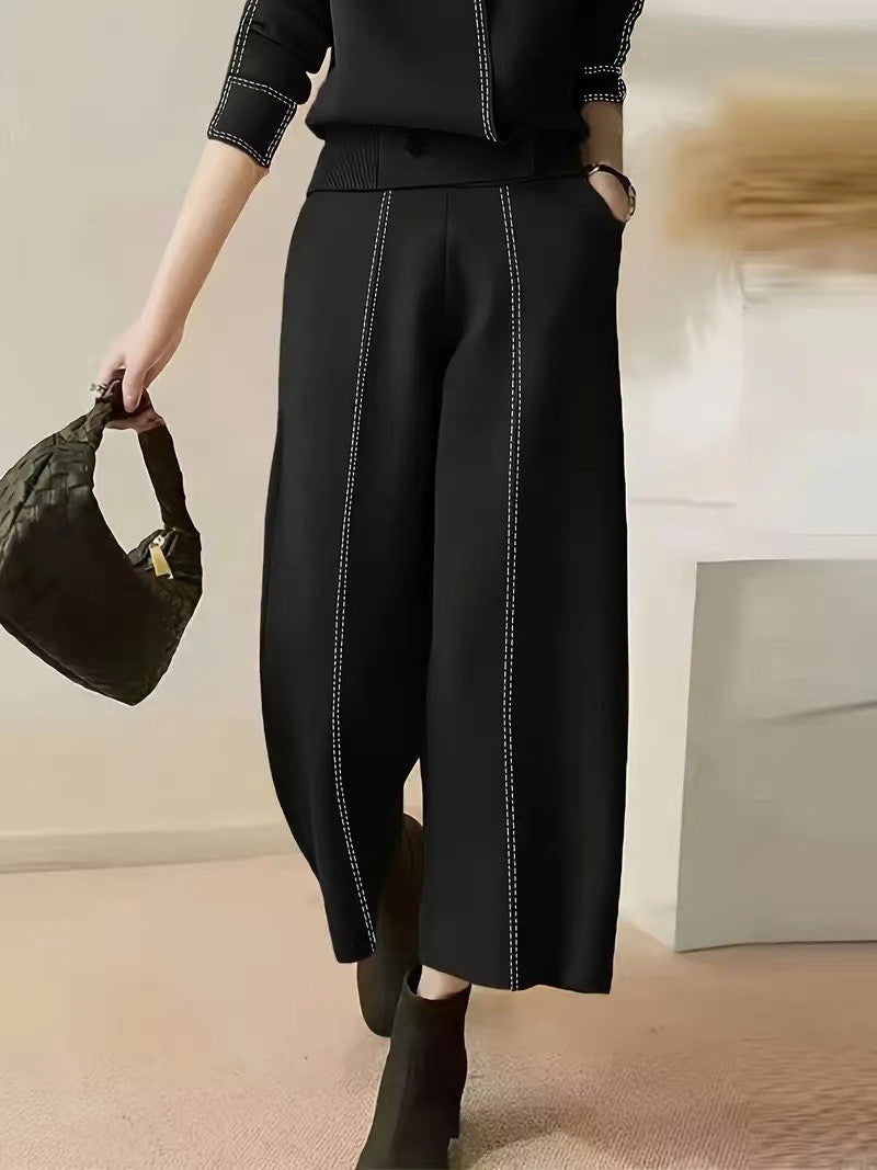 Elegant wide pants for women with decorative seams Lune London