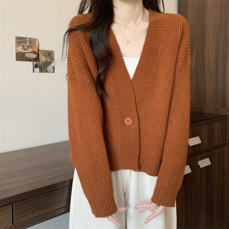 Cardigan féminin ample avec décolleté en V et grands boutons Chic & Stil