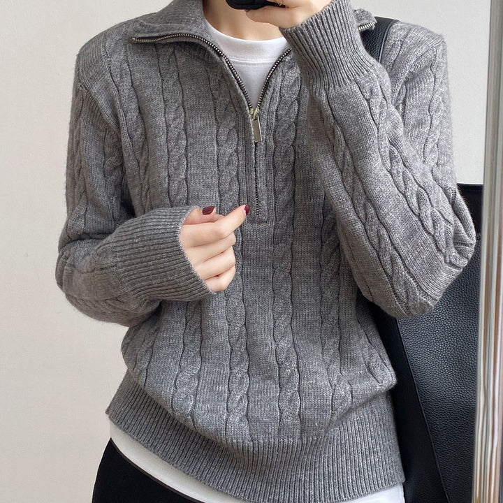 Pull en tricot épais pour femme avec col montant et motif en cable Chic & Stil