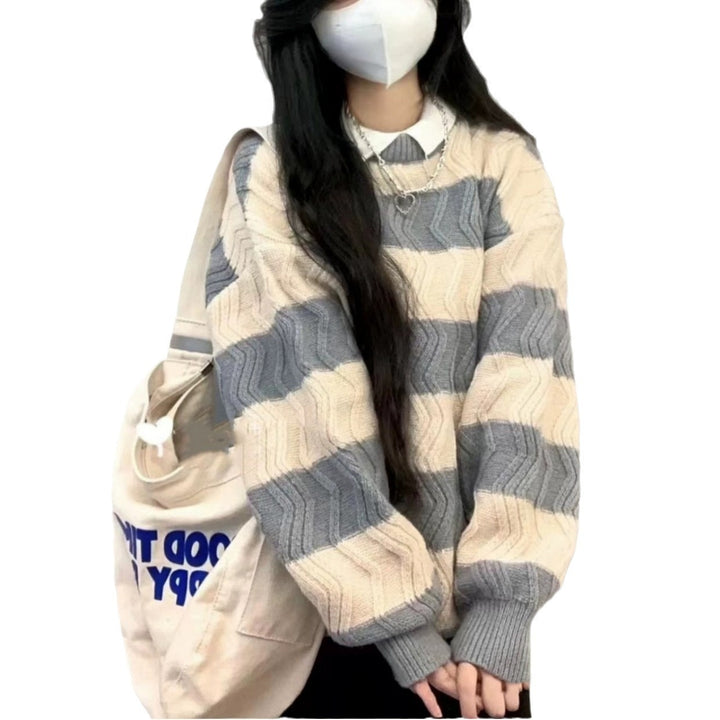Structured wavy pattern knitted women's sweater Lune London