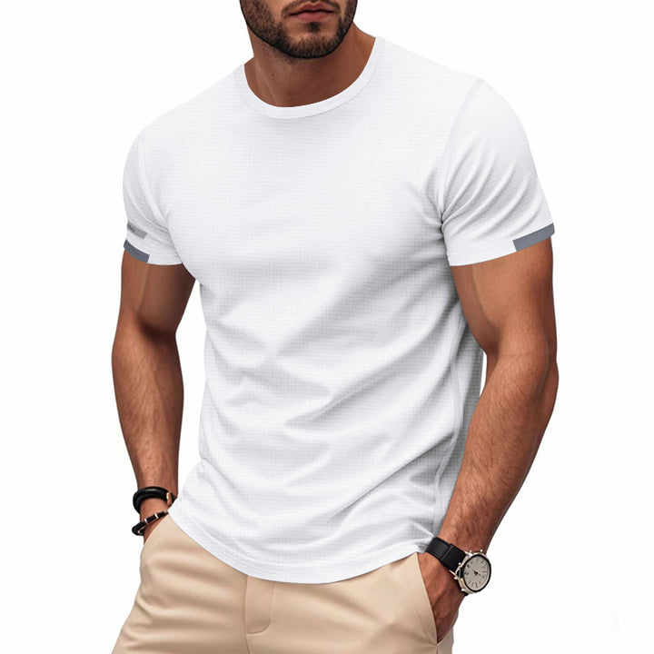 Functional t-shirt for men with breathable design and reflective details Lune London