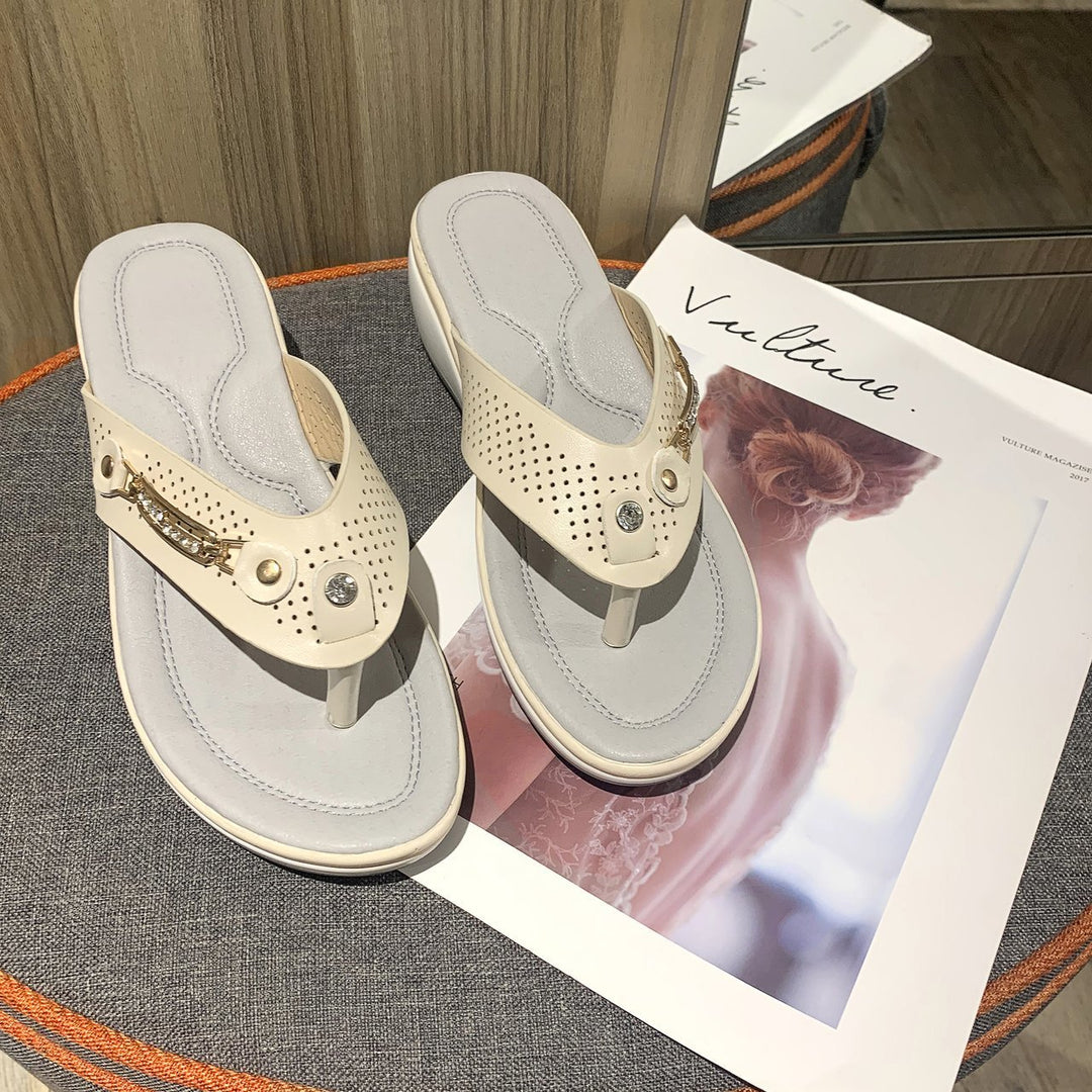Comfortable strap sandals for women with decorative details and an ergonomic sole Lune London
