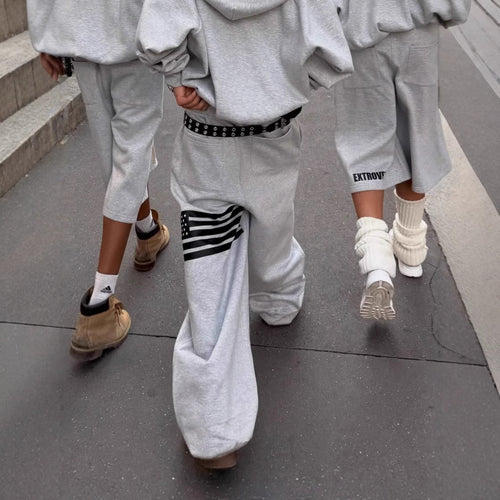 Leisure pants for women with elastic waist and modern graphic print Lune London