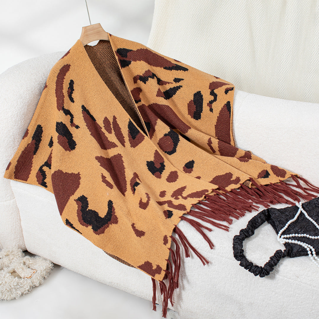 Women's soft scarf with fringe design Lune London