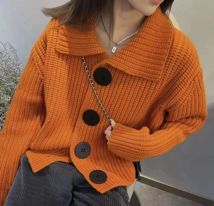 Cardigan Femme Douillet avec Gros Boutons et Col Classique Chic & Stil