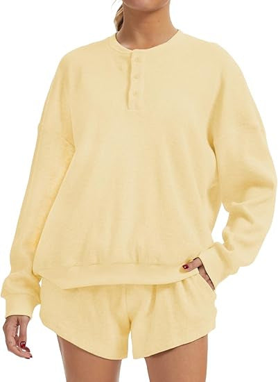 Ensemble de pull surdimensionné décontracté et de shorts Chic & Stil pour femmes