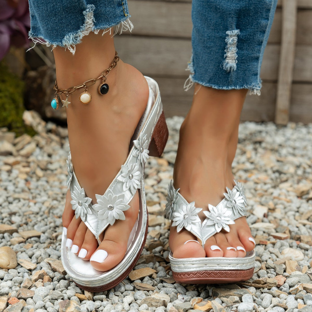 Decorative flip-flops for women Lune London