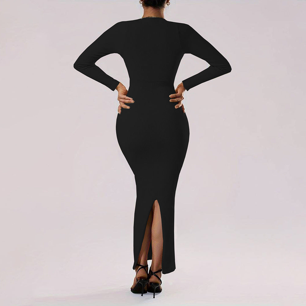 Robe maxi à manches longues pour femmes avec décolleté profond et coupe flatteuse pour la silhouette Chic & Stil