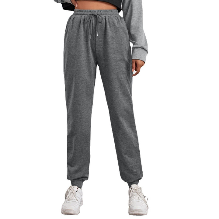 Casual women's pants with a slim fit and high waist Lune London
