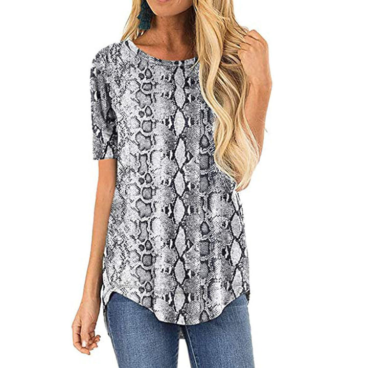 Women's t-shirt with modern leopard pattern and relaxed fit Lune London