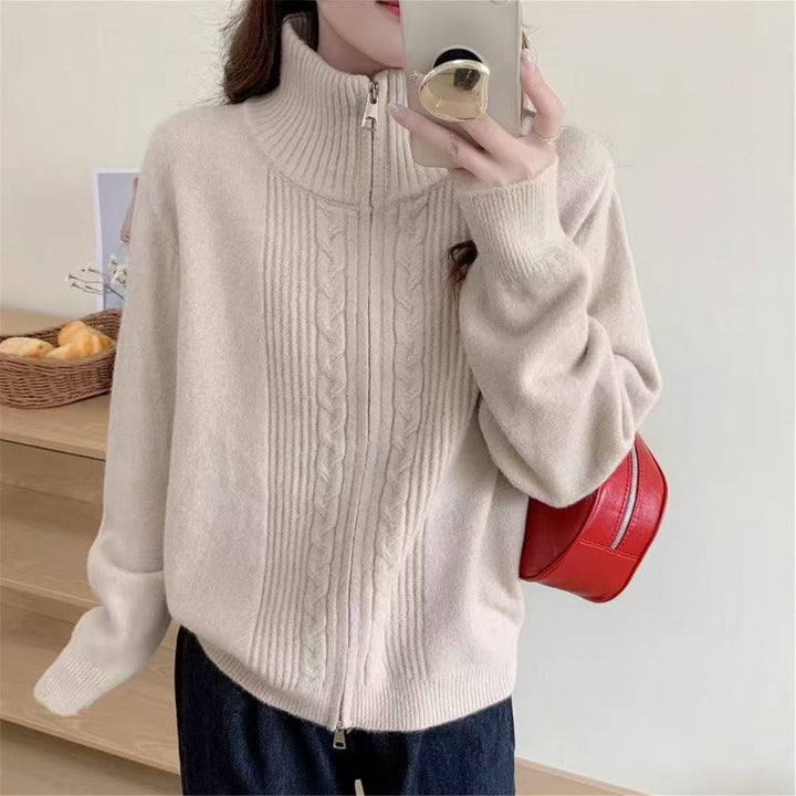 Cardigan féminin avec col zippé et matériau de haute qualité Chic & Stil