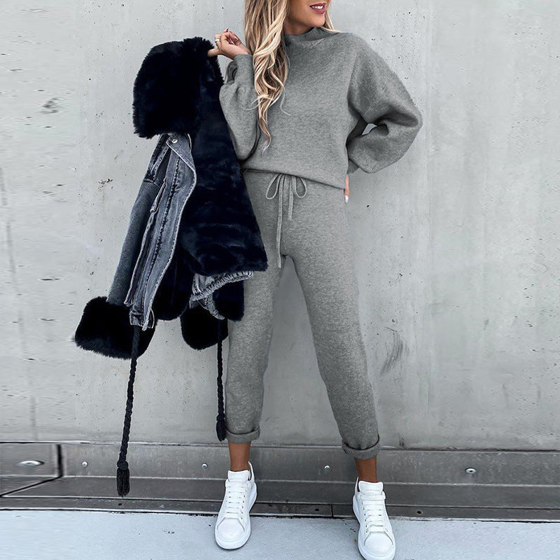 Casual and elegant sweater set for women with high collar Lune London