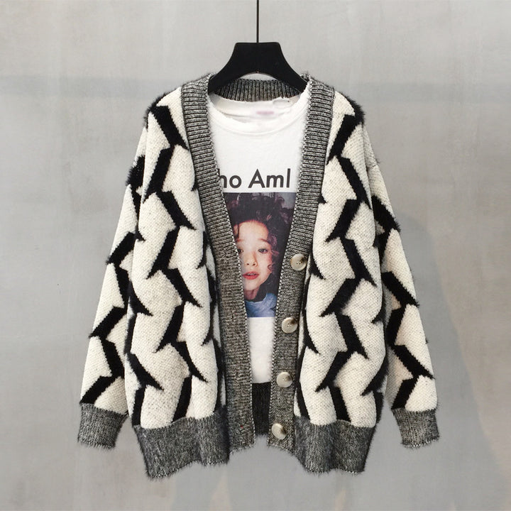 Women Thick Knit Cardigan with Modern Zigzag Pattern and Chic and Stylish Button Details
