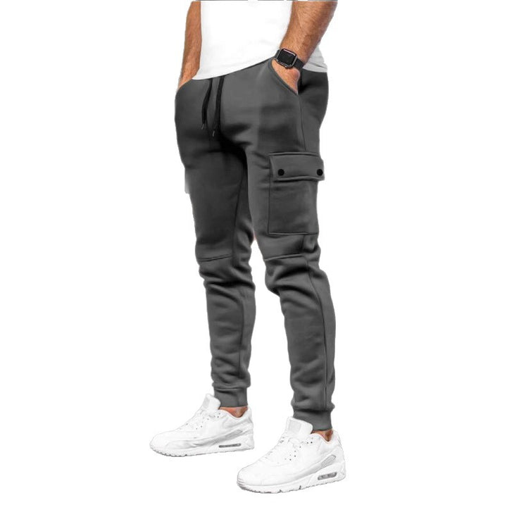 Cargo sweatpants for men with versatile pockets and modern cut Lune London