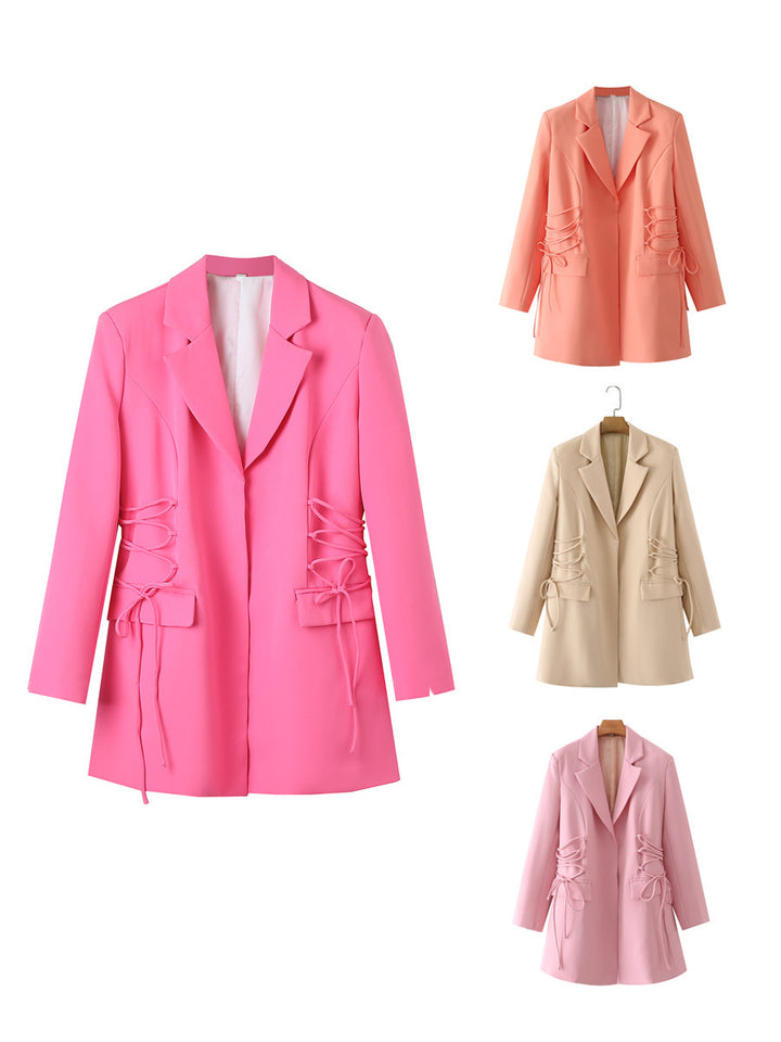 Trendy women's jacket with refined lace details and practical pockets Lune London