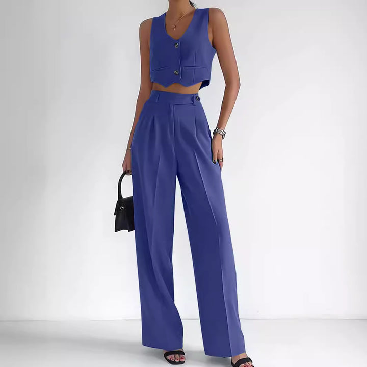 Fashionable women's set consisting of a sleeveless crop top and wide trousers Lune London