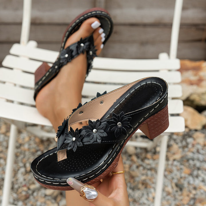 Decorative flip-flops for women Lune London