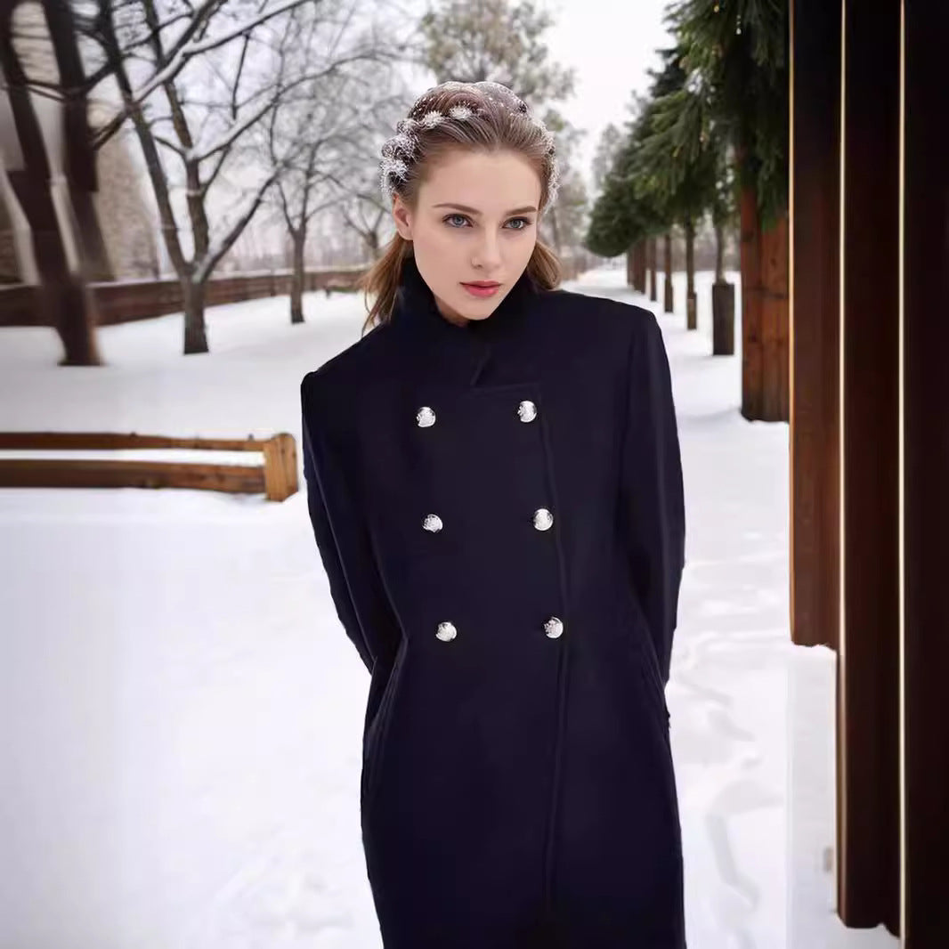 Elegant wool coat for women with double-breasted buttons and practical high collar Lune London