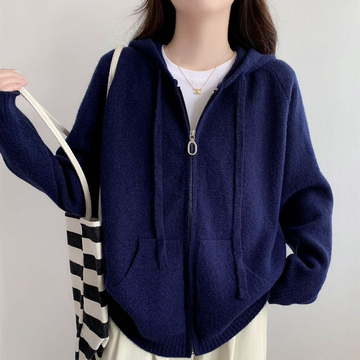 Veste à capuche pour femmes surdimensionnée avec une coupe courte et des poches pratiques Chic & Stil
