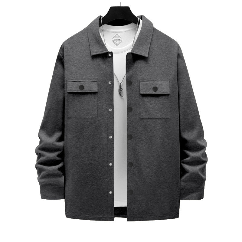 Casual utility jacket for men with practical pockets and chic button details