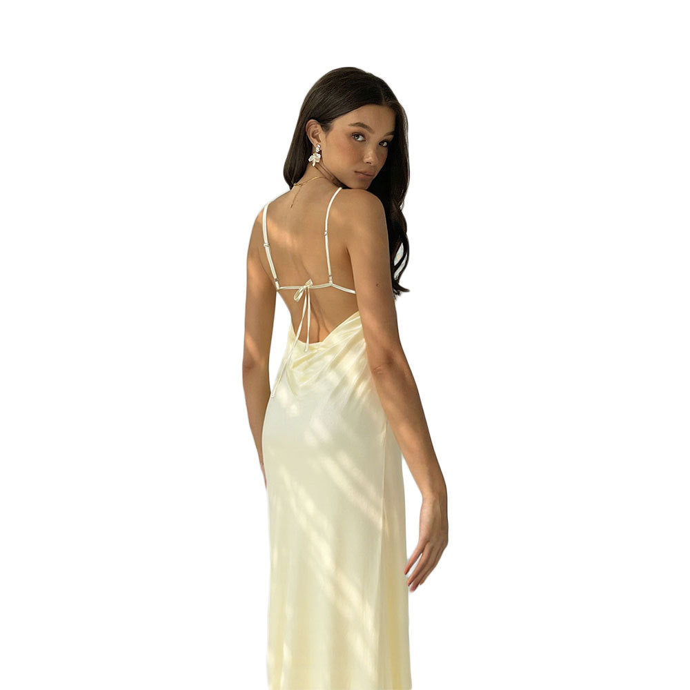 Robe Longue à Manches Longues pour Femme avec Élégant Col en V et Détail de Lacer Sophistiqué Chic & Stil