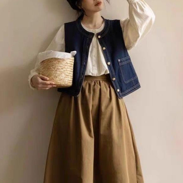 Gilet en denim pour femmes avec boutons en perles Chic & Stil