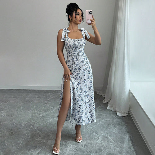 Robe maxi pour femmes avec motif floral et fente flatteuse Chic & Stil