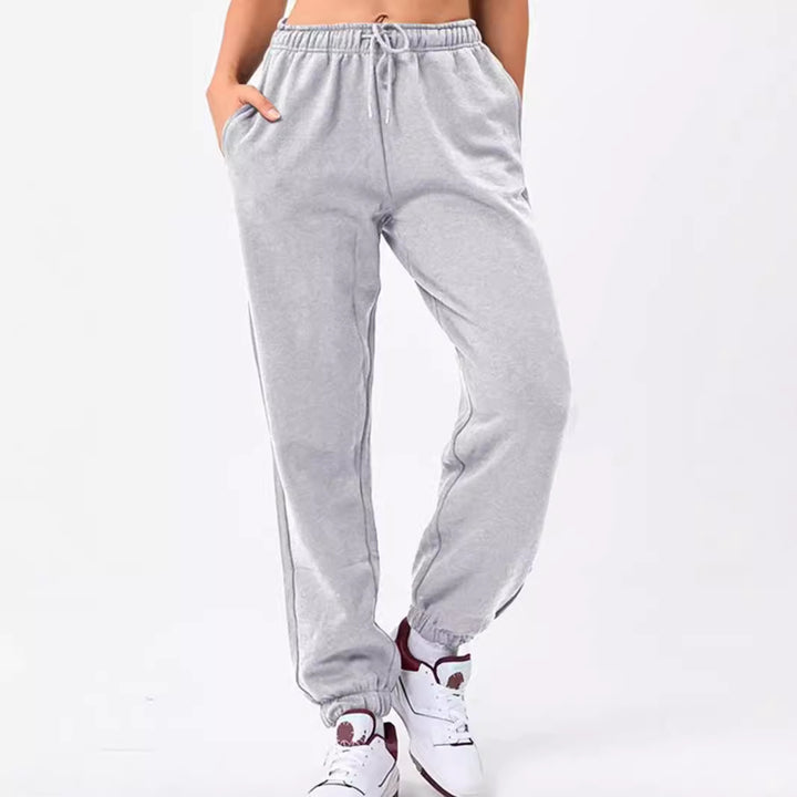 Ladies comfortable sport pants with elastic waistband and side pockets Lune London