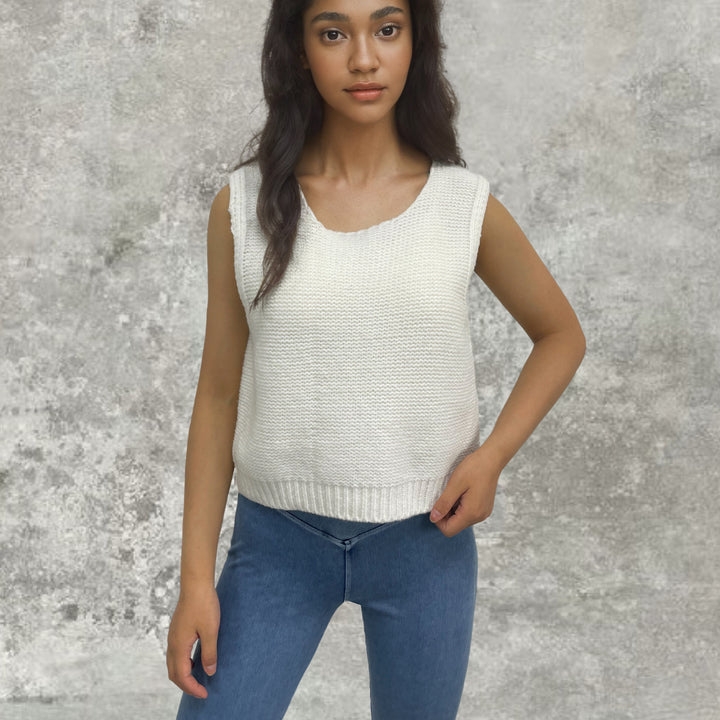 Knitted cardigan for women with decorative knots Lune London