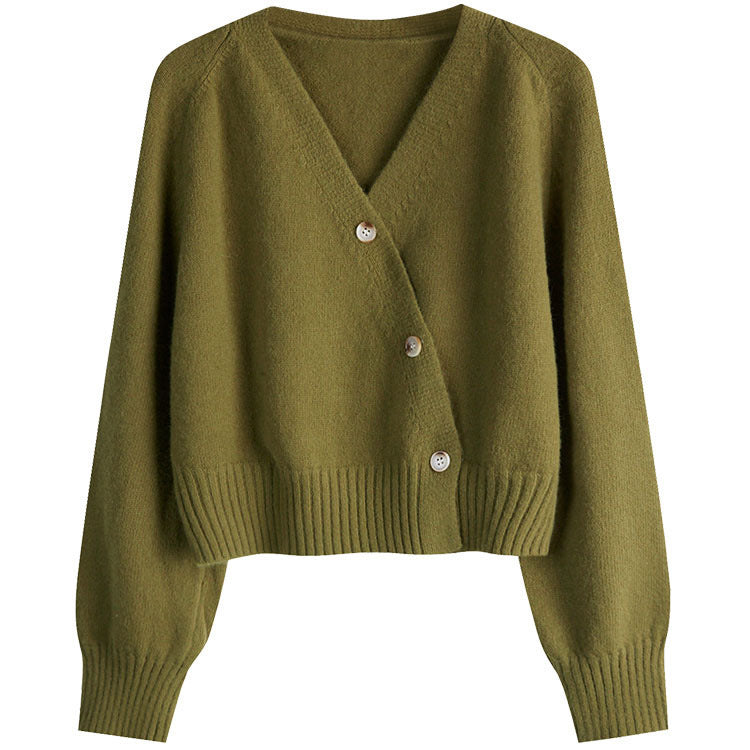 Ladies cozy short knit sweater with deep V-neck and large buttons Lune London