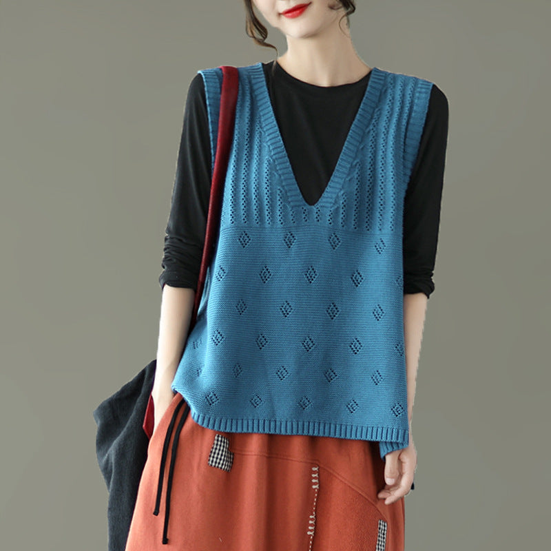 Knitted vest for women with V-neck and airy lace pattern Lune London